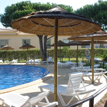 Apartahotel Quinta Pedra Dos Bicos 4*