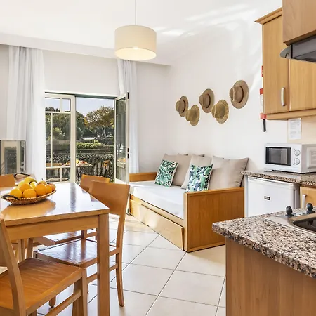 アパートホテル Quinta Pedra Dos Bicos 4*