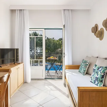Aparthotel Quinta Pedra Dos Bicos 4*